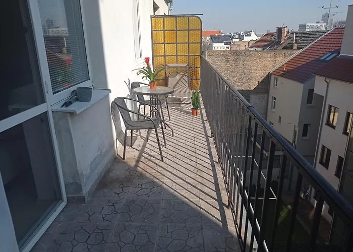 Amazing Flat In Old Town With Large Balcony アパート ブラチスラヴァ